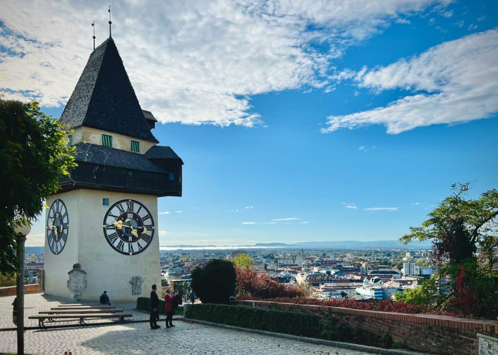 satna kula Uhrturm; obavezno posjetiti u Grazu
