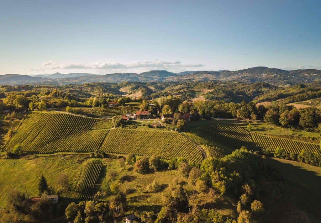 Vuglec Breg vinograd i kuće u prirodi, popularno odredište za izlete oko Zagreba.