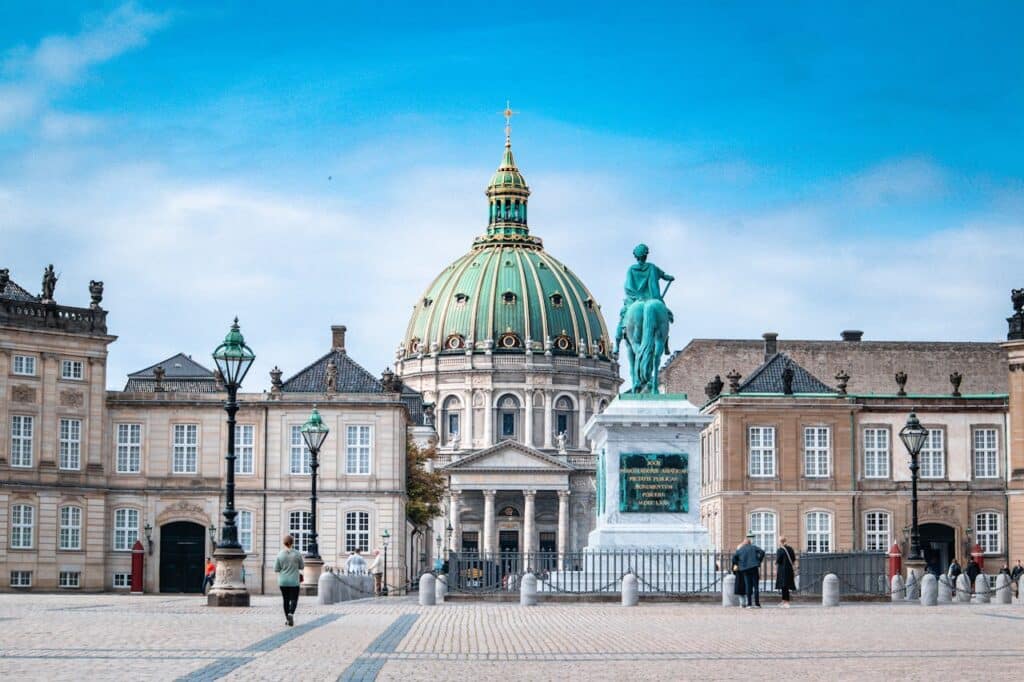 palača amalienborg, kopenhagen, danska